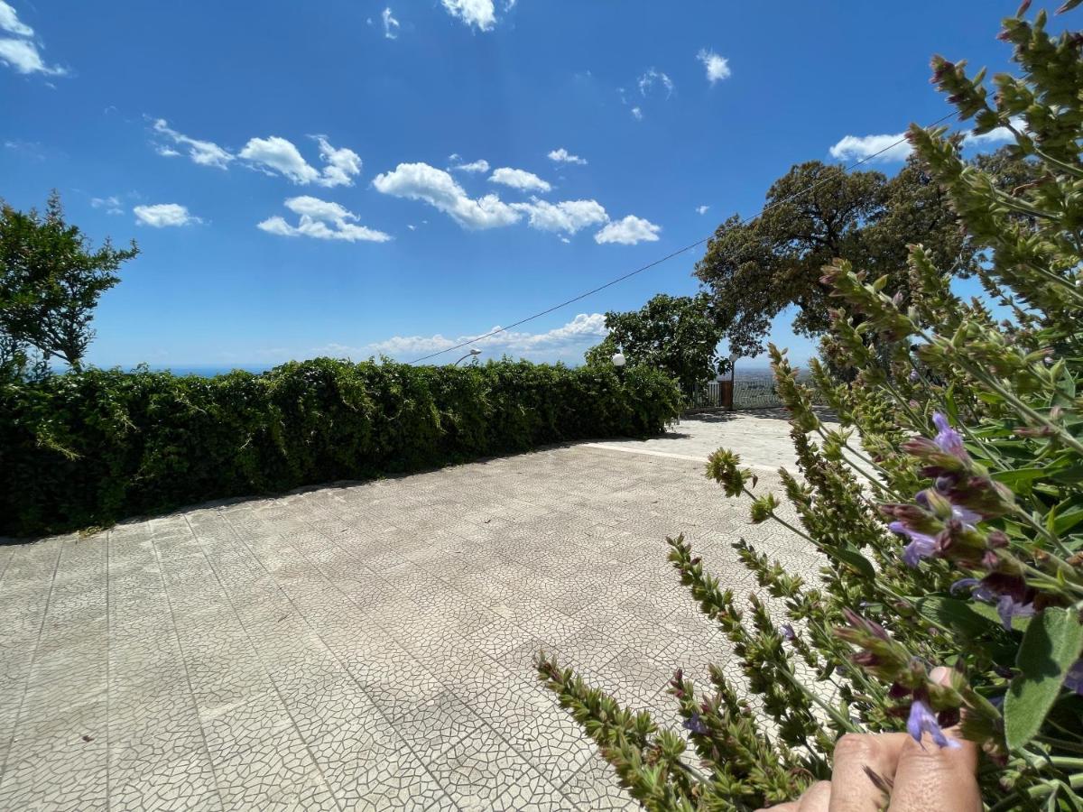 Villetta - Qui Dove Il Mare Luccica - Affitti Brevi Italia Monte SantʼAngelo Exteriör bild